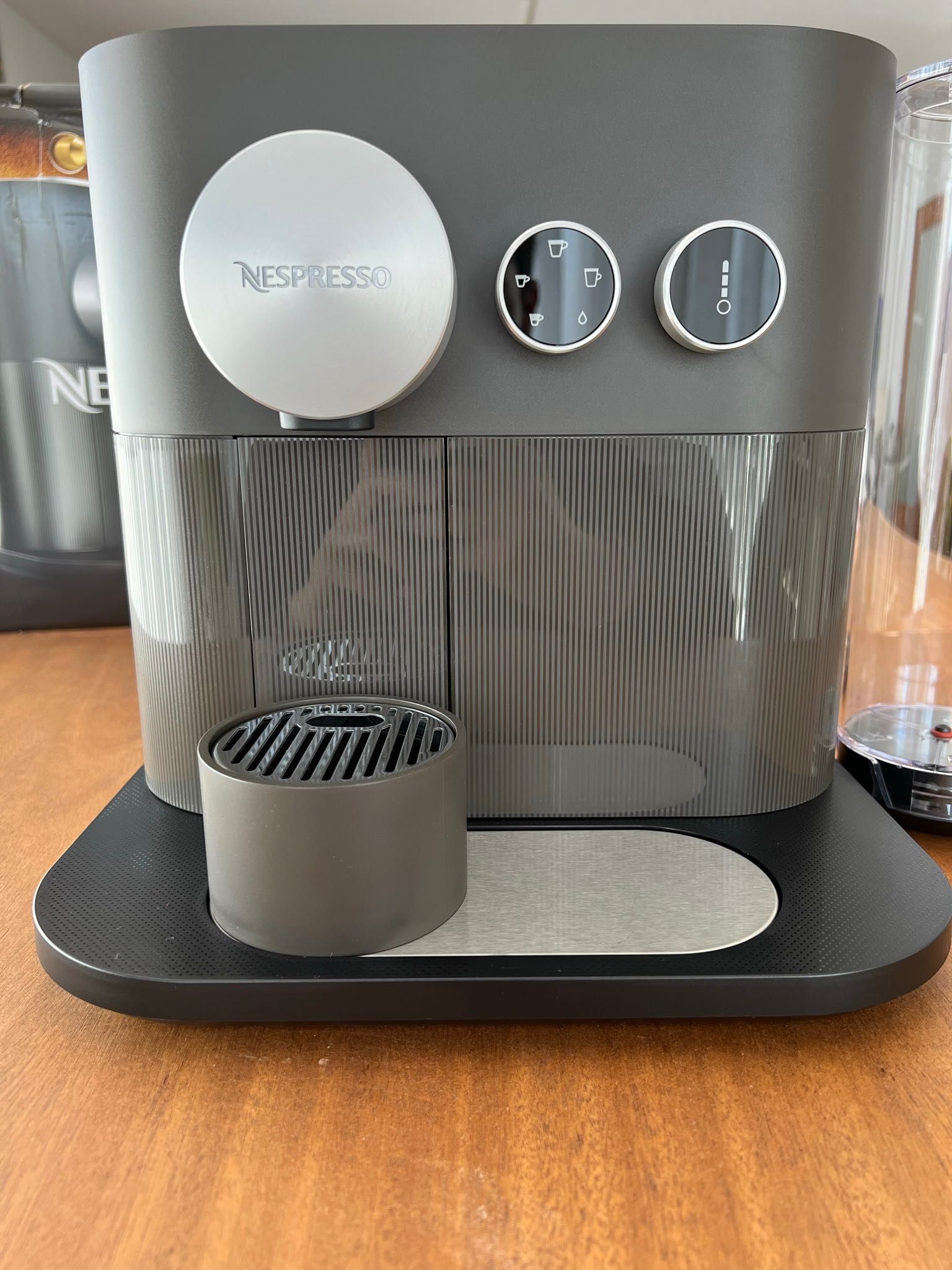 Máquina Café Nespresso Expert D80 Antracite — Como nova