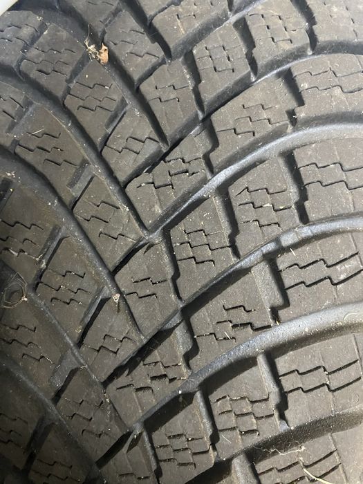 Sprzedam dwie opony zimowe