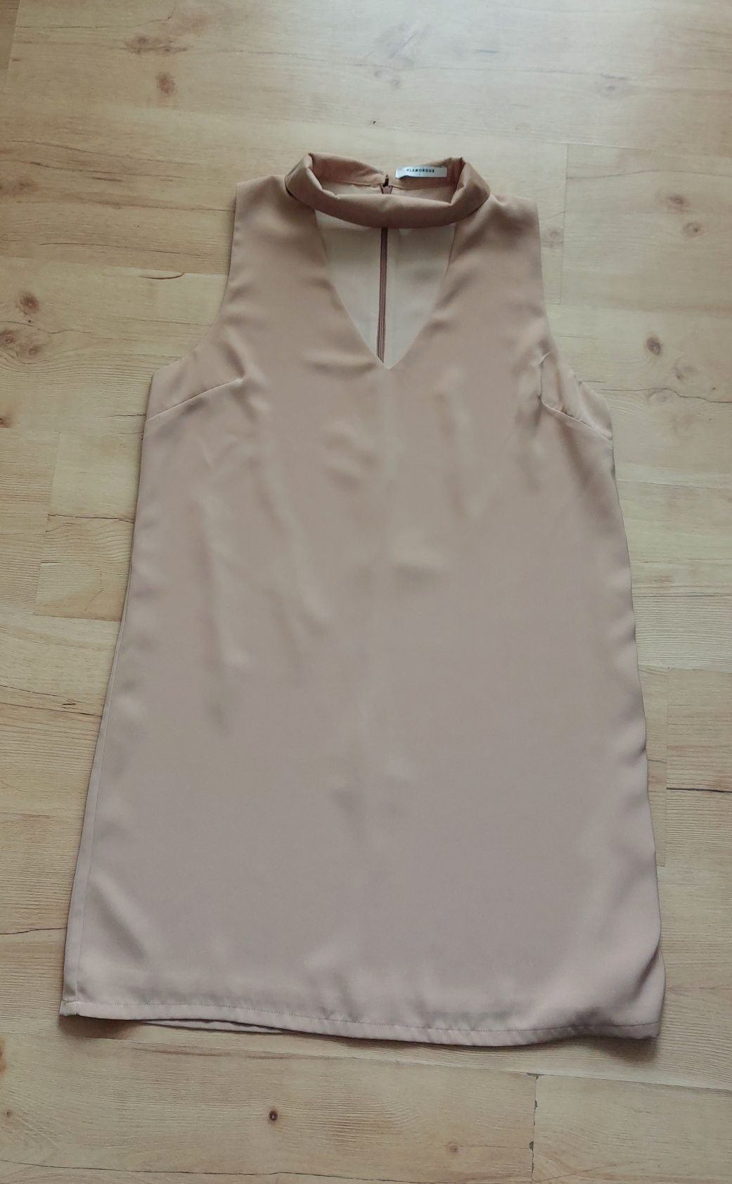 Prosta Beżowa Sukienka z kolnierzem L 40 Glamorous