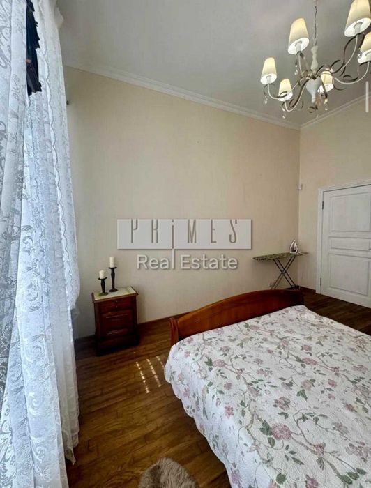 Продаж 2к квартири, вул. Хмельницького Богдана, 84, Центр