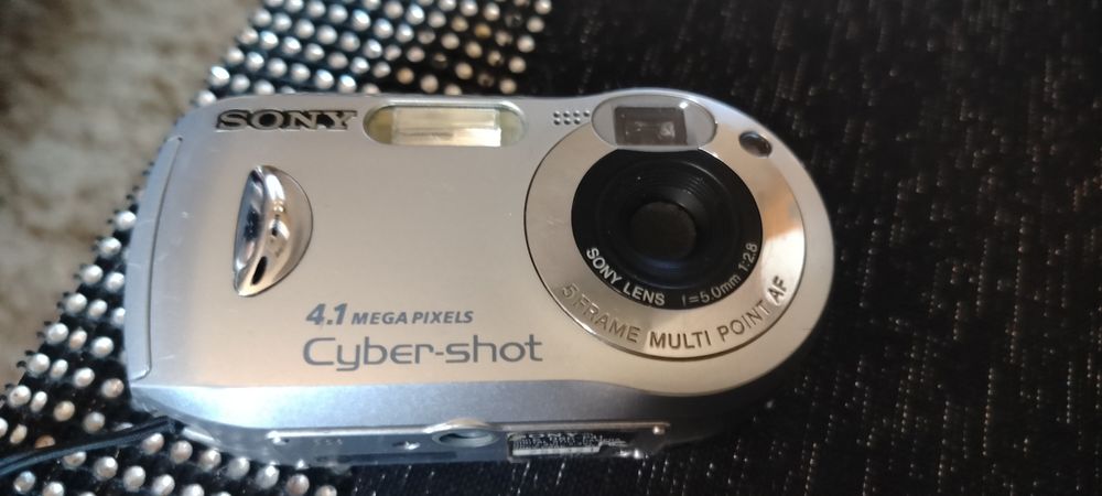 Aparat fotograficzny Sony Cyber-shot DSC-P41.