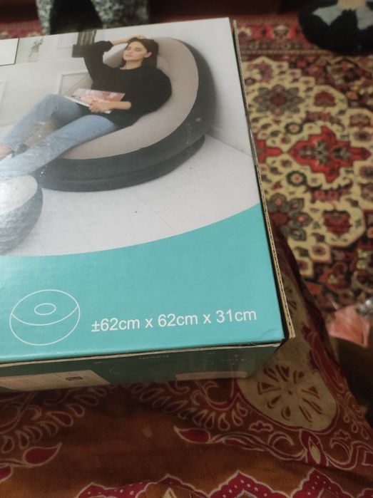 Продам надувное кресло с пуфом