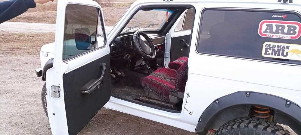 Продам автомобіль Ниву