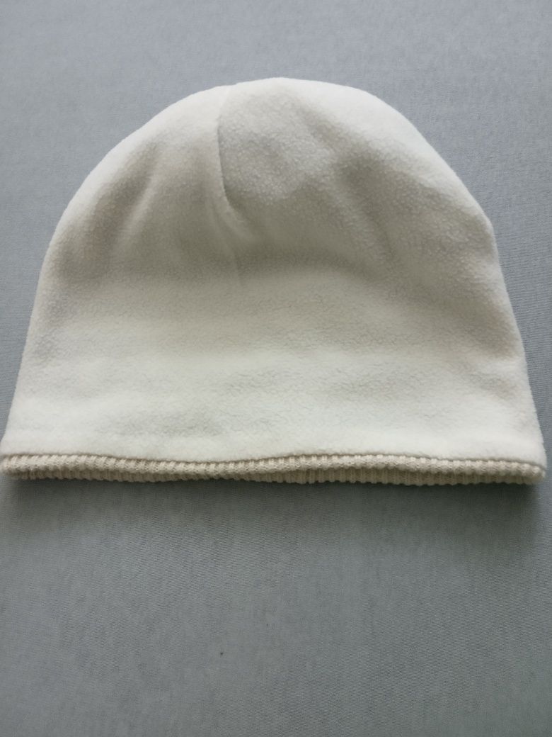 Зимняя теплая шапка