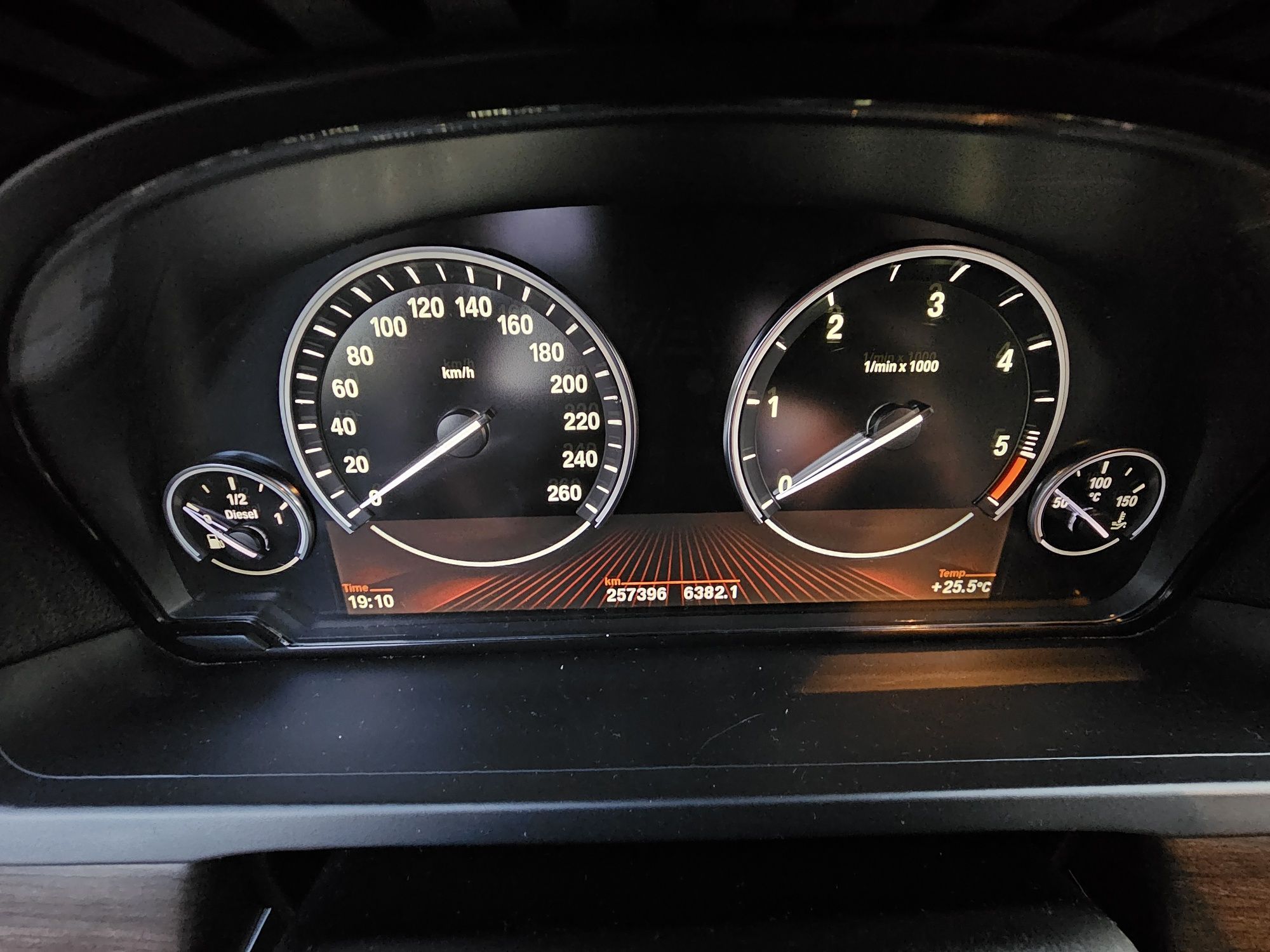 BMW seria 7 F01 740d xDrive