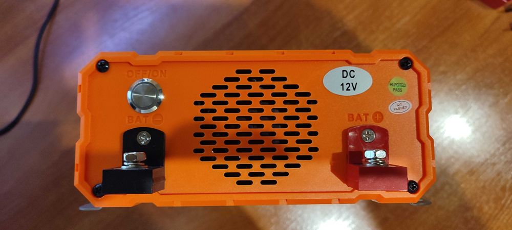 Інвертер 12V в 220V с  постійною робочою напругою 1200V