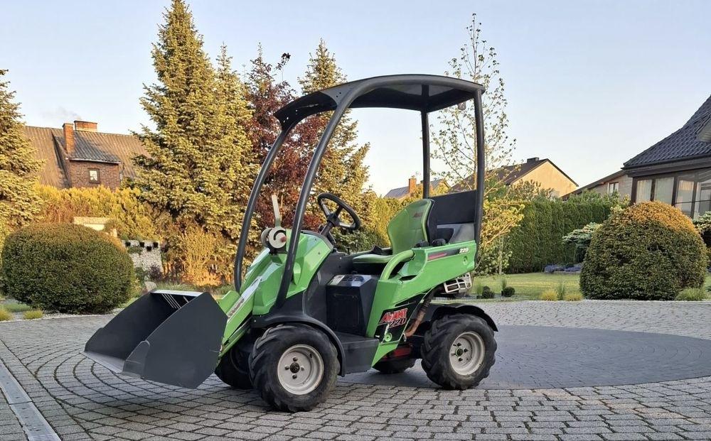 Ładowarka miniładowarka Avant 220