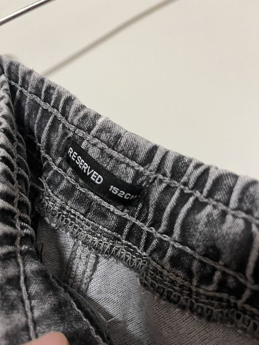 Dziecięce spodnie reserved jeansy szare 152