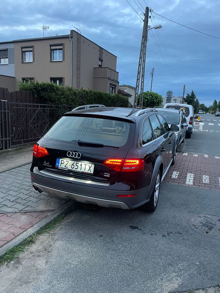 Audi A4 Allroad Quattro 2.0tdi CAHA  2011 Led