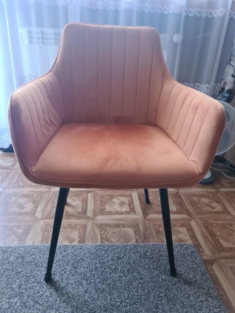 Fotele karmelowe prawie jak Nowe :)