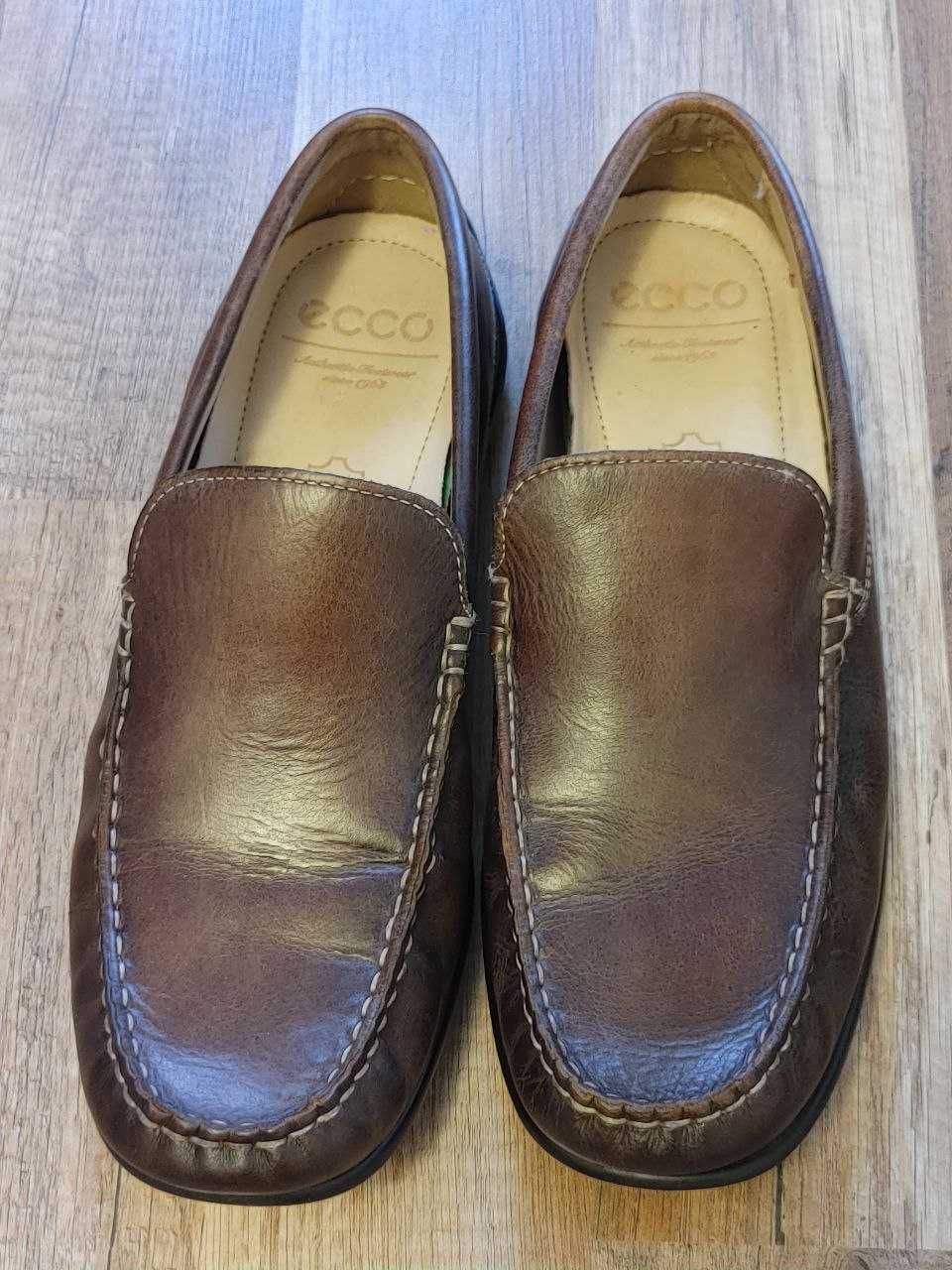 Buty skurzane ECCO.