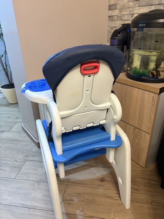 Продам годувальне крісло дитяче .