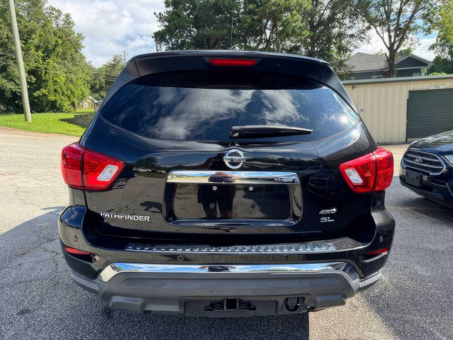 Nissan Pathfinder SL      2017