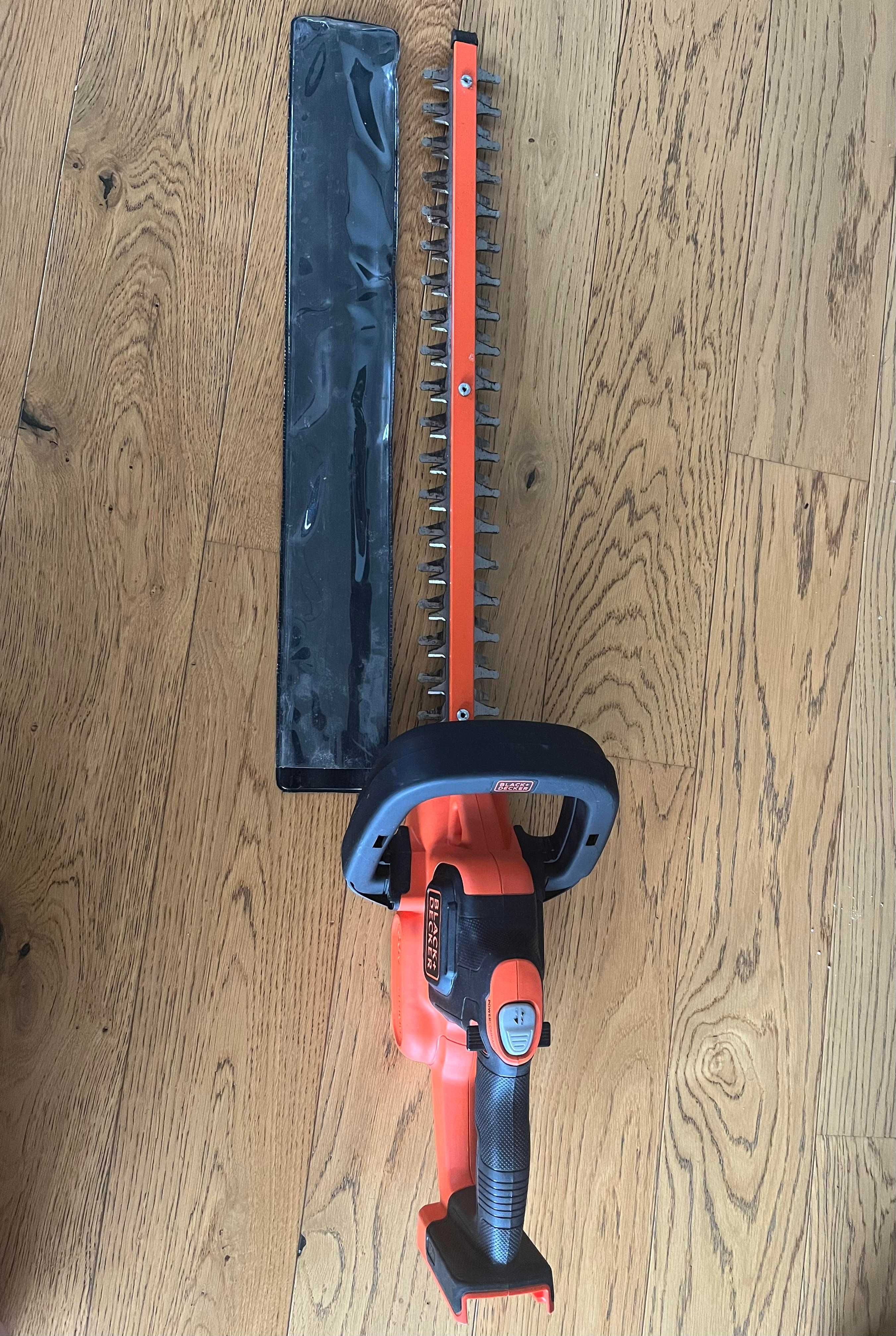 8.	Nożyce do żywopłotu Black&Decker 36V