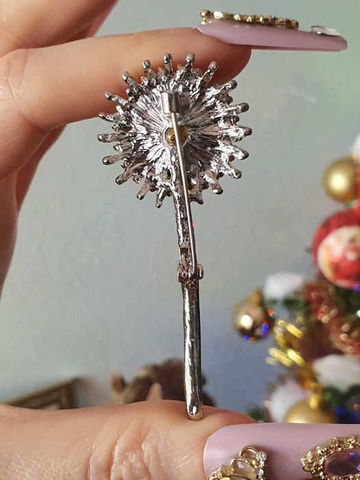 Broche / pregadeira /alfinete dente de leão 3D prateado dourado emalte