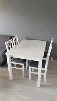 Stół rozkładany + 4 krzesła.
