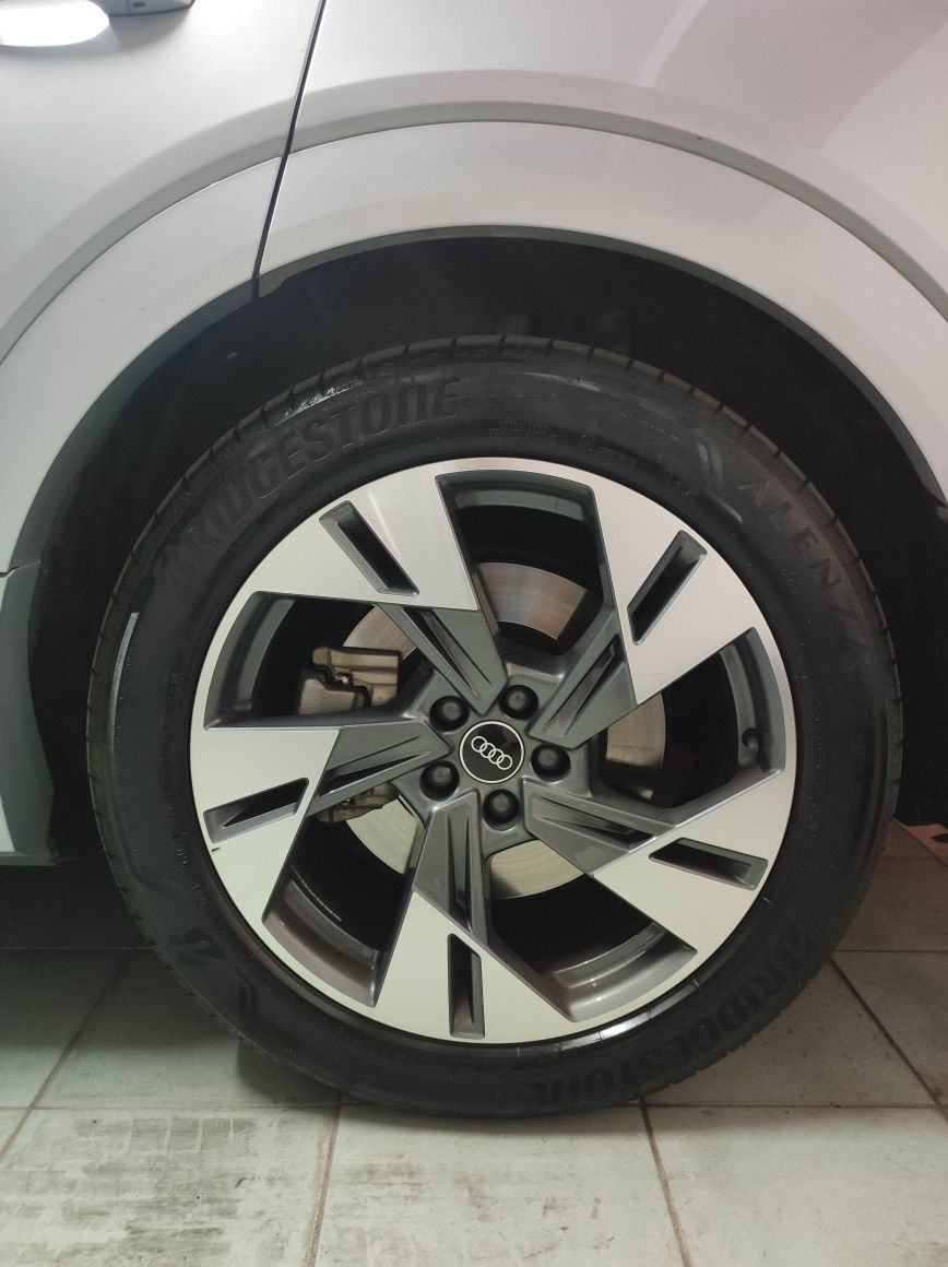 Audi e-tron sportback 55 quattro s line iva dedutível