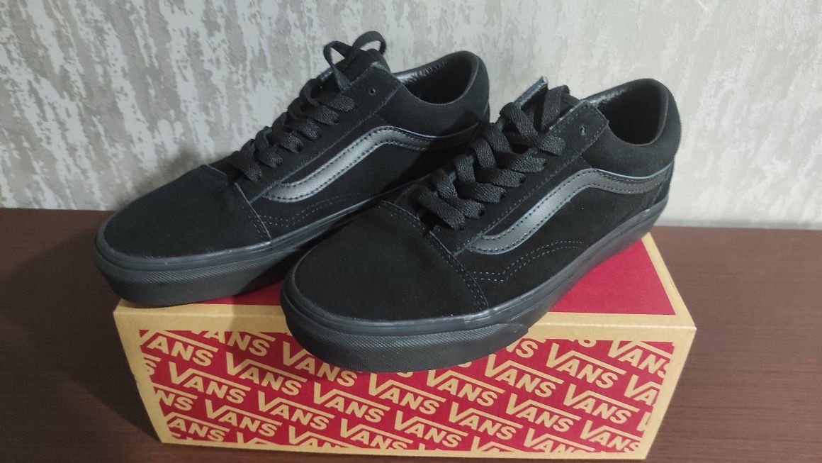 Продам vans old skool черные ориг размер 38