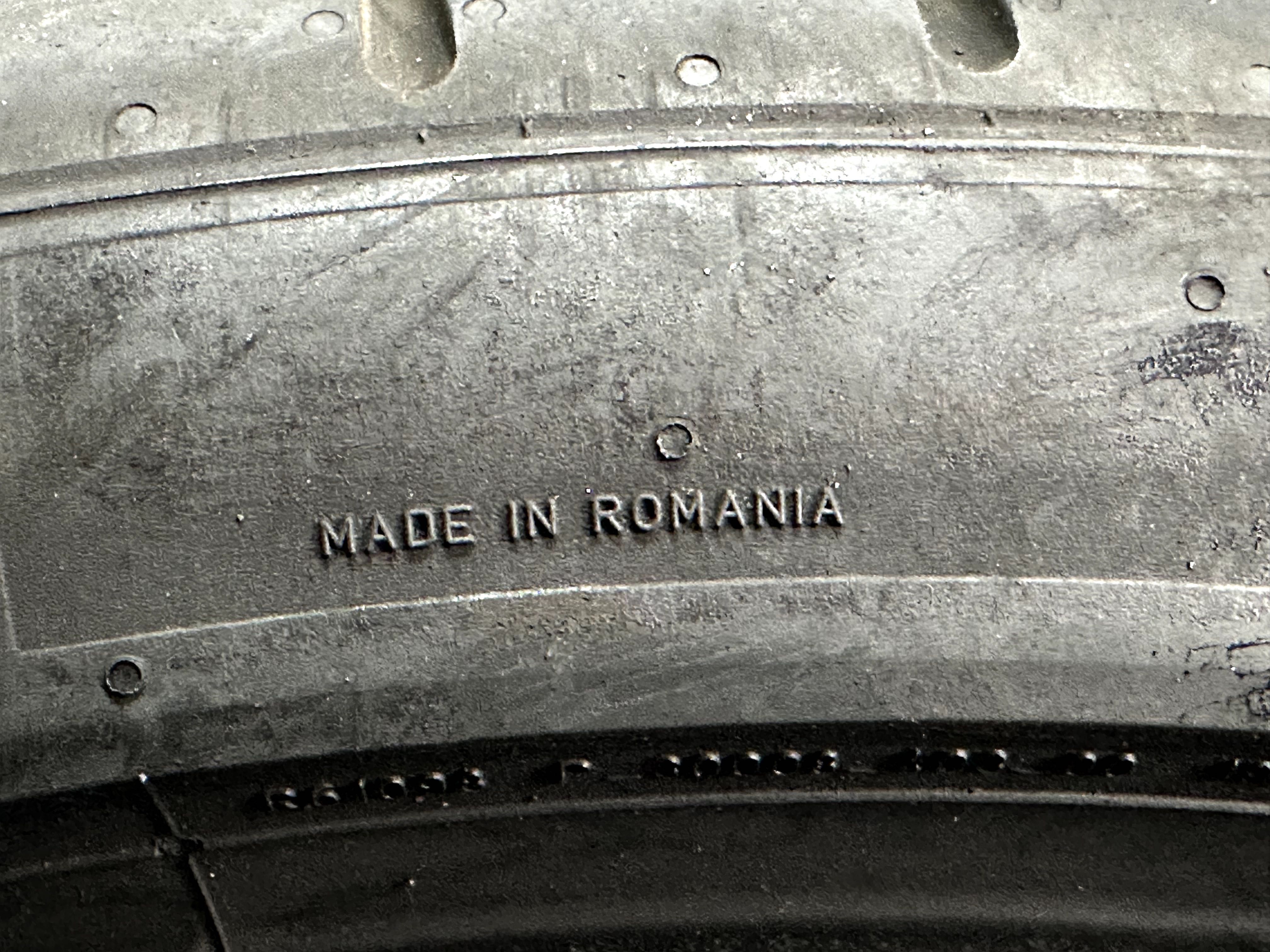 Літні шини 225 40 R19 93Y Pirelli P zero.  2023р