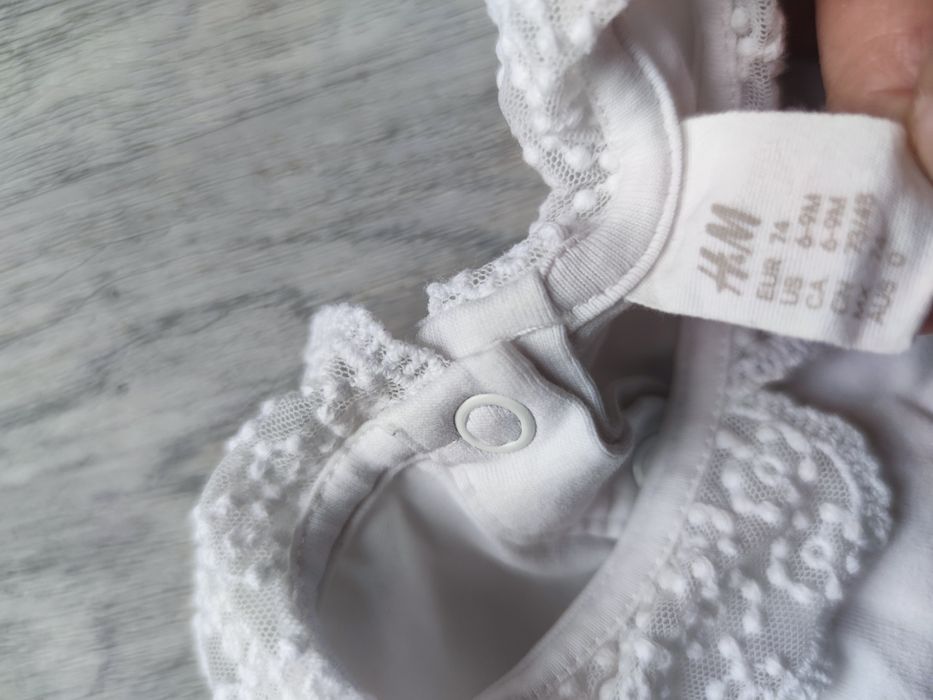 Biała sukienka H&M rozm. 74 chrzest urodziny