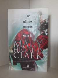 Livro "De olhos postos em ti" de Mary Higgins Clark