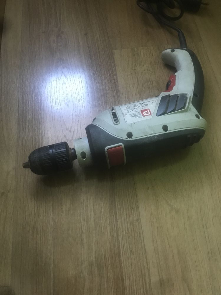 Wiertarka udarowa 710 w Hammer Drill