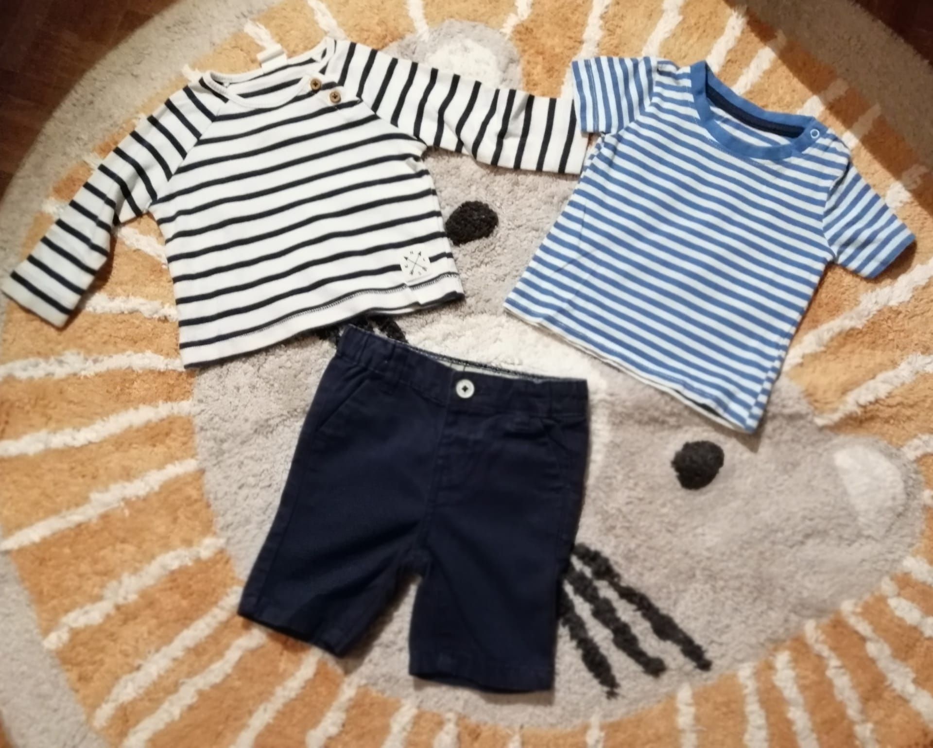 Bermudas + Camisola + T-shirt 68cm