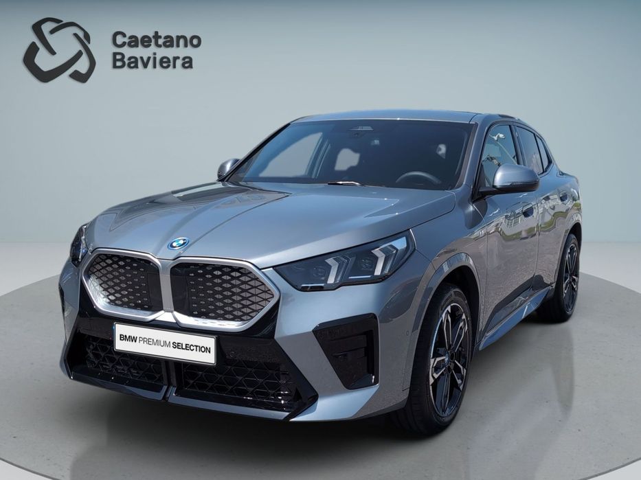 BMW iX2 eDrive20 Pack Desportivo M