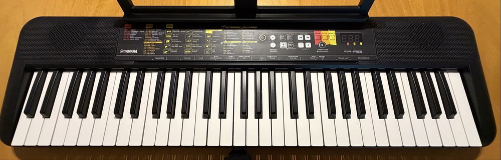 Teclado Yamaha PSR-F52 - Órgão Musical