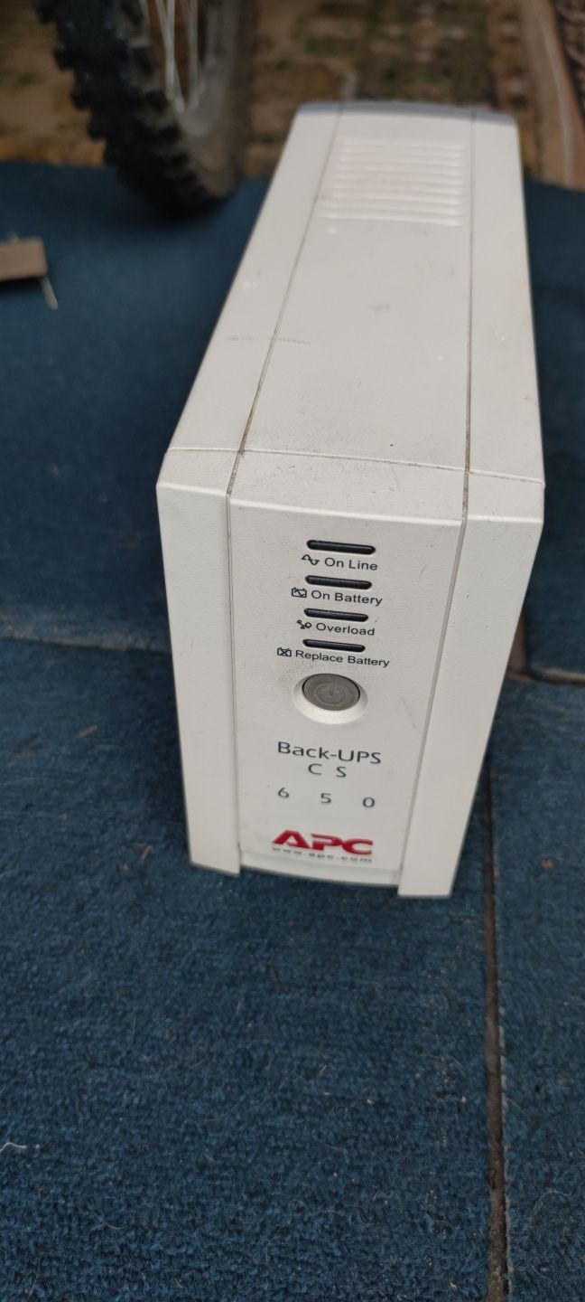 Apc UPS BK650EI блок безперебійного живлення