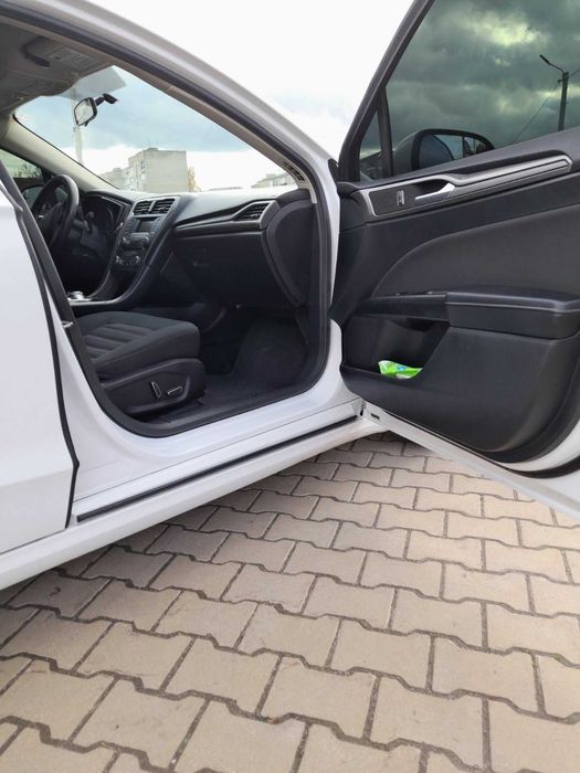 Ford Fusion Hybrid 2017