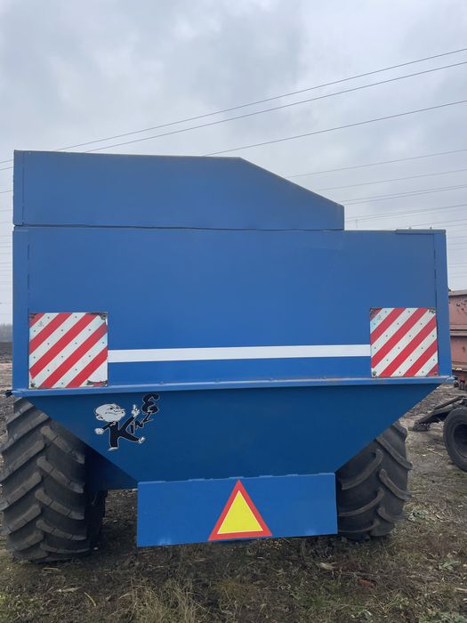 Бункер-перевантажувач Kinze 600