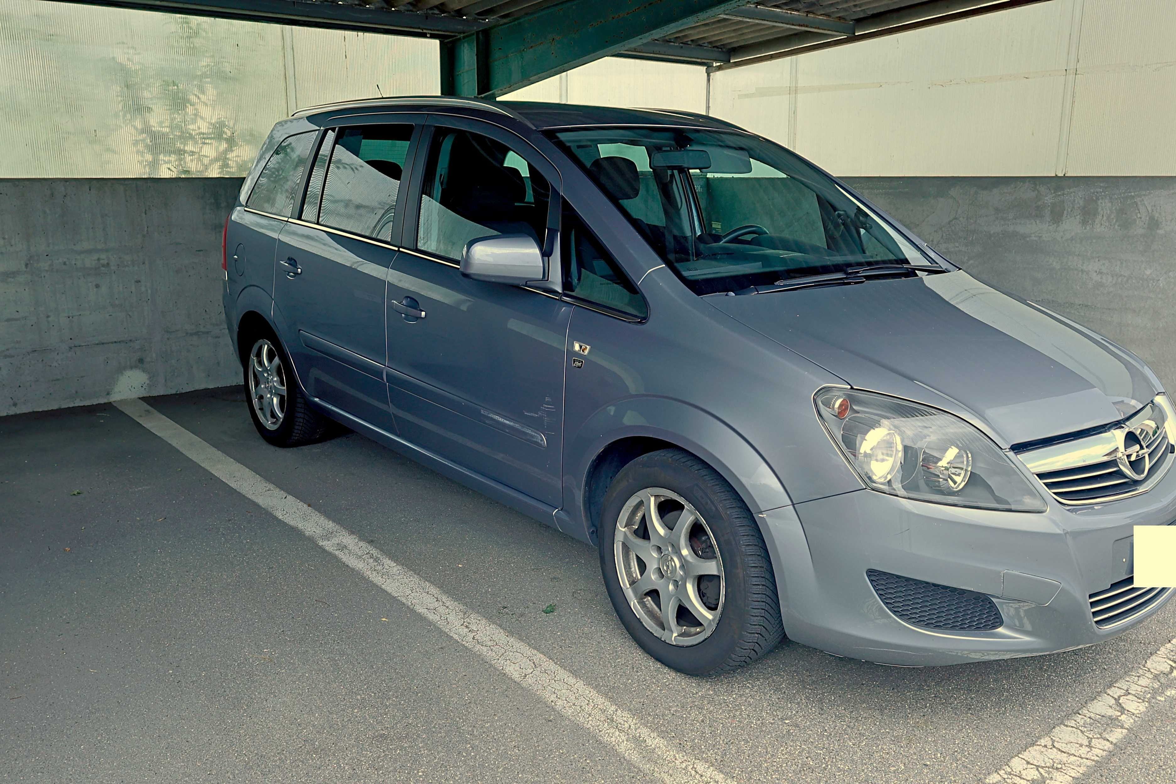 Sprzedam Opel Zafira B 1.8 Benzyna – Auto gotowe do jazdy!