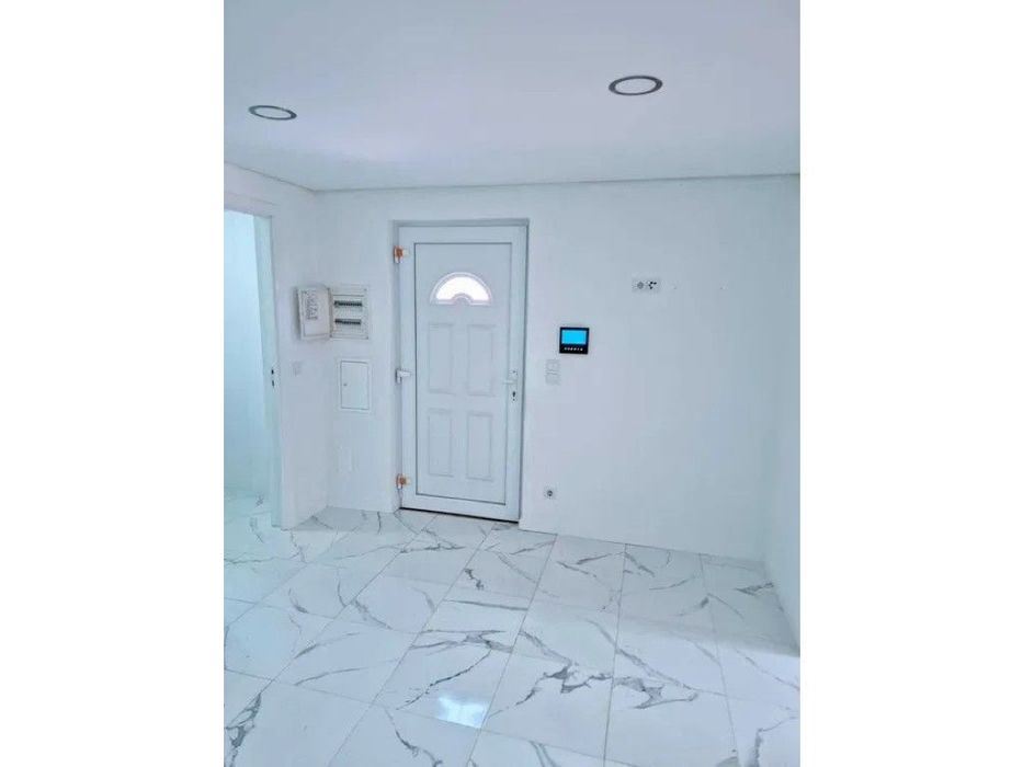 Andar de Moradia T2 Renovado, a 25 minutos do Porto .