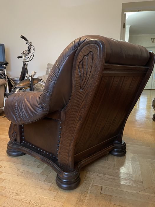 Шкіряний диван 3 місний +2 крісла