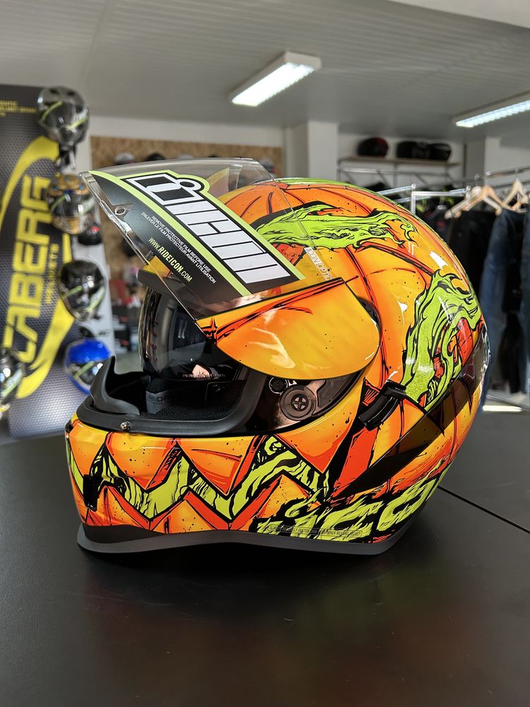 Kask motocyklowy Icon Airform r M oraz L dwie szyby