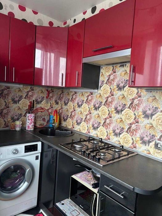 Продам 1к квартиру Метро Индустриальная Кап.ремонт. 5й\9ти