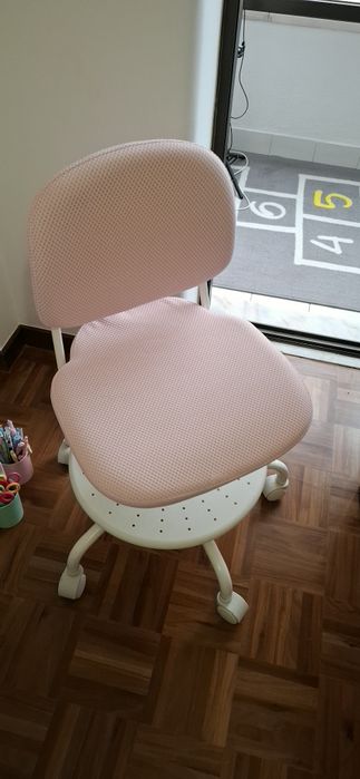 Secretária e cadeira para criança