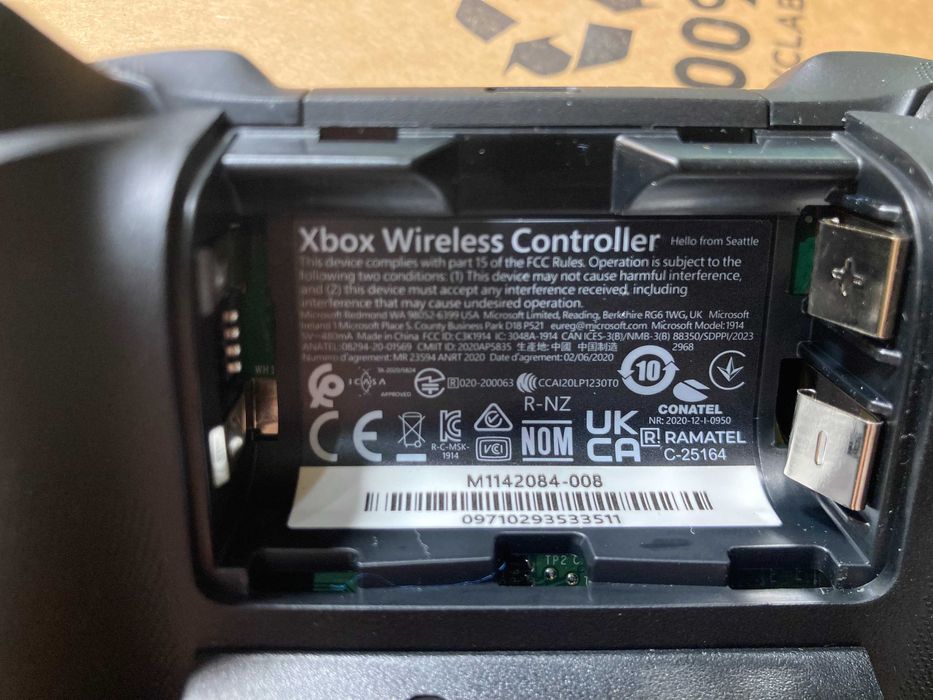 Геймпад Microsoft Xbox Wireless Controller Carbon Black джойстик