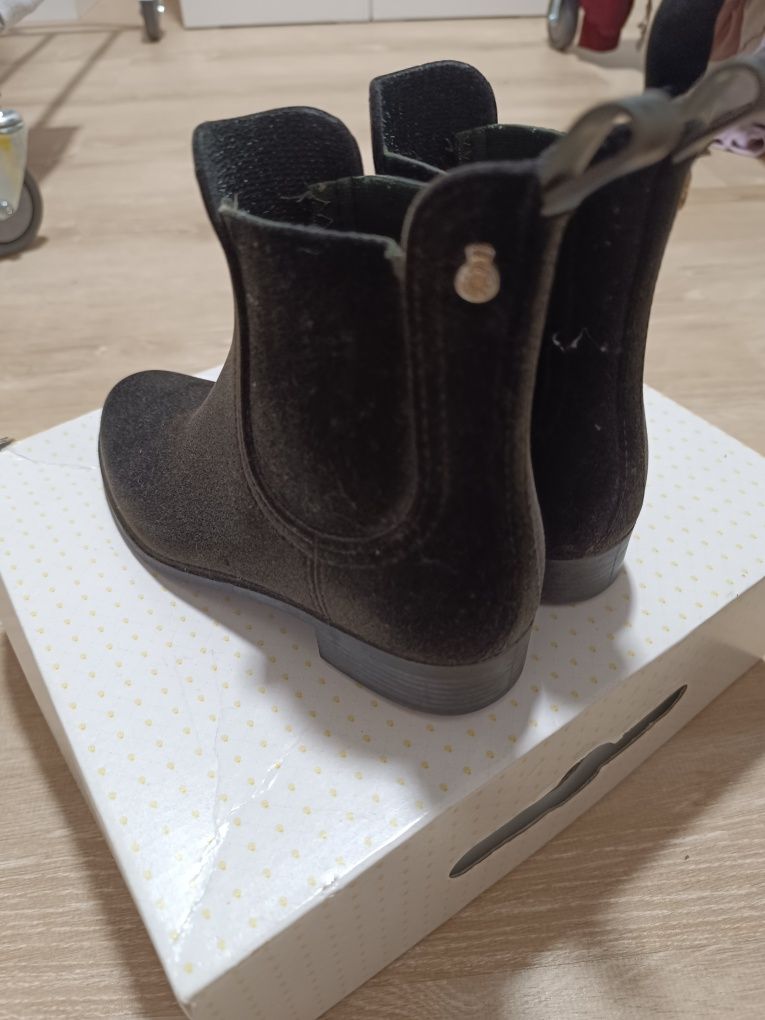 Botas camurça em bom estado