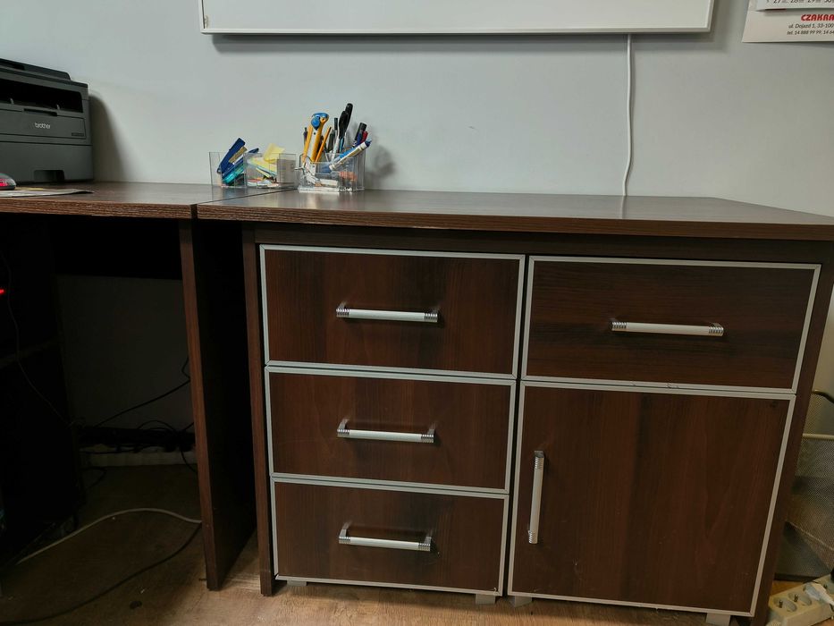 Sprzedam komplet mebli biurowych