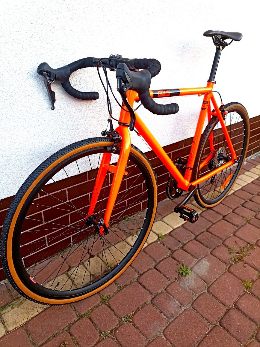 Gravel FIXIE FLOATER RACE 8S Shimano SORA 55CM Wyprzedaż - 30%