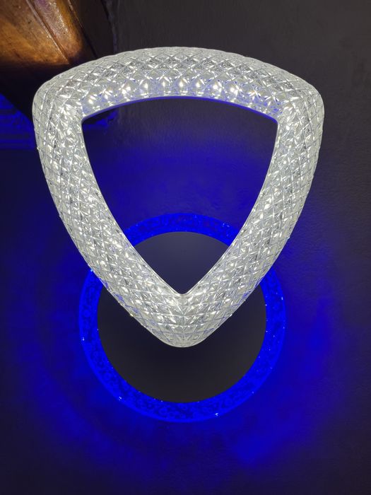 світлодіодний світильник бра з кольоровою підсвіткою