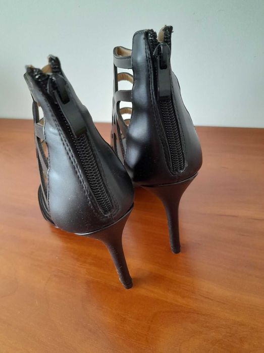 szpilki  paseczki  rozmiar  40