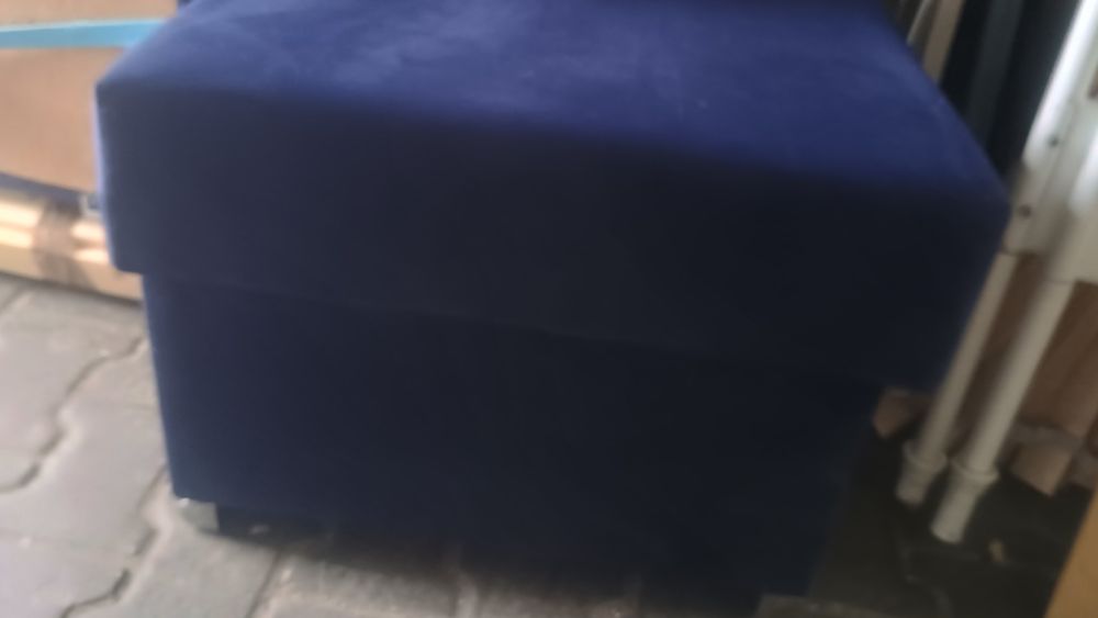 Narożnik rogówka z funkcją spania plus pufa r 280 x 89 x 170