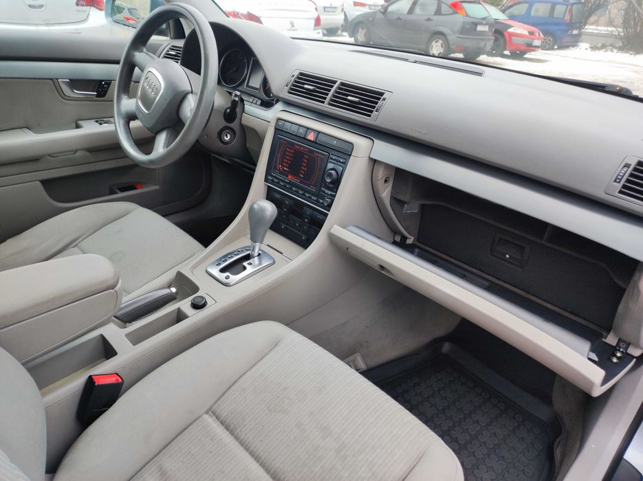 Audi A4-2.0 TDI-140KM-automat-bogate wyposażenie-serwisowany