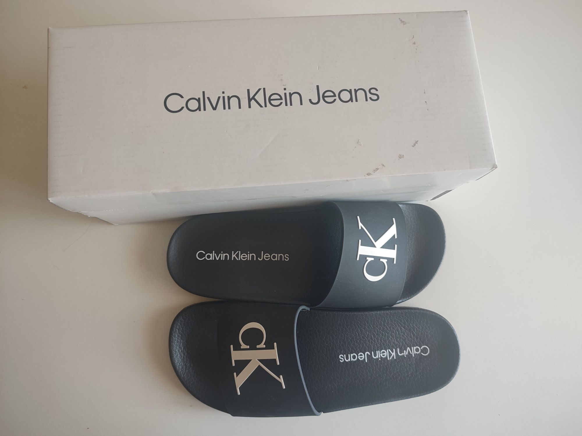 Шлепанцы женские Calvin Klein