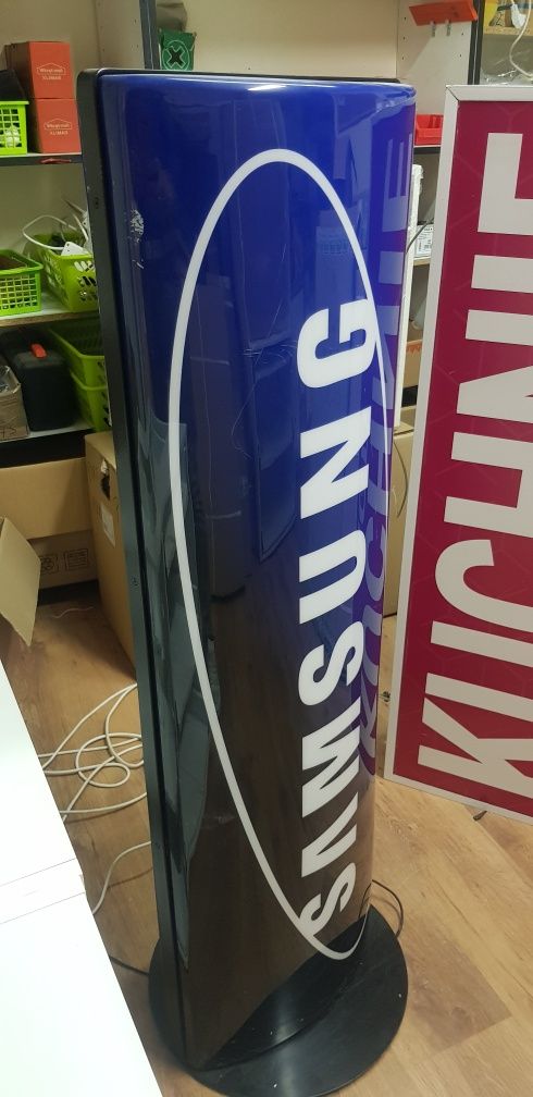 Samsung Duży baner reklamowy podświetlany stojący. reklama