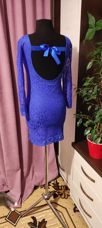 Сукня Розмір 40-42 XS-S
Колір яскравий синій
На фото одягнене на зріст
