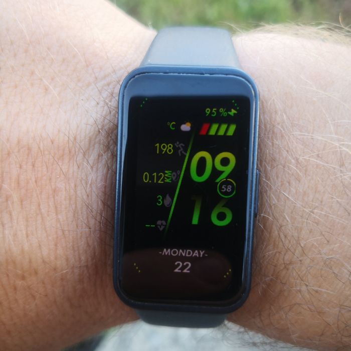Huawey band 8 (фитнес браслет)